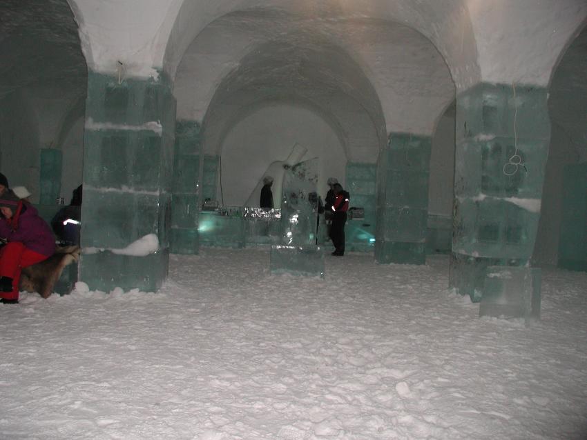 Absolute Icebar im Icehotel