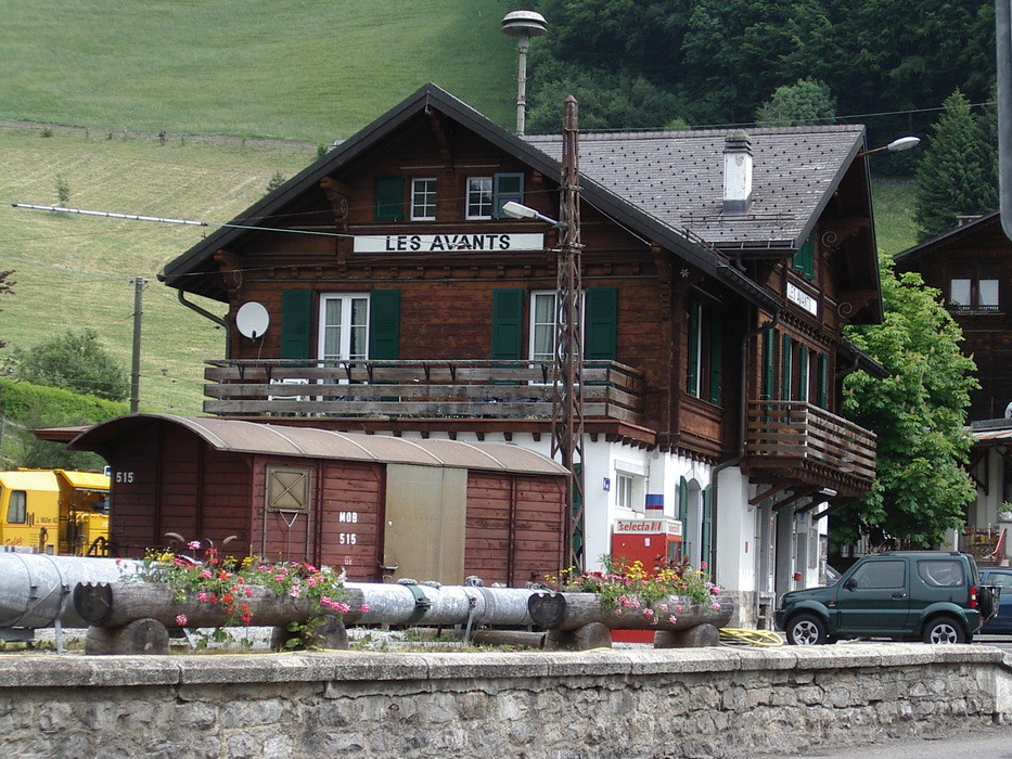 schöner Bahnhof in Les Avants